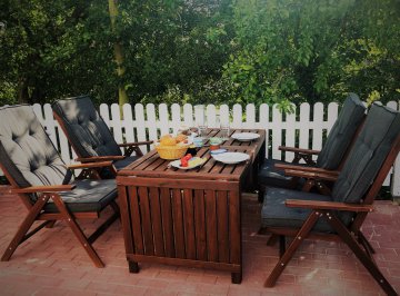 Terassenmöbel nun auch im Hinterhof :-) | Ferienhaus Nolden